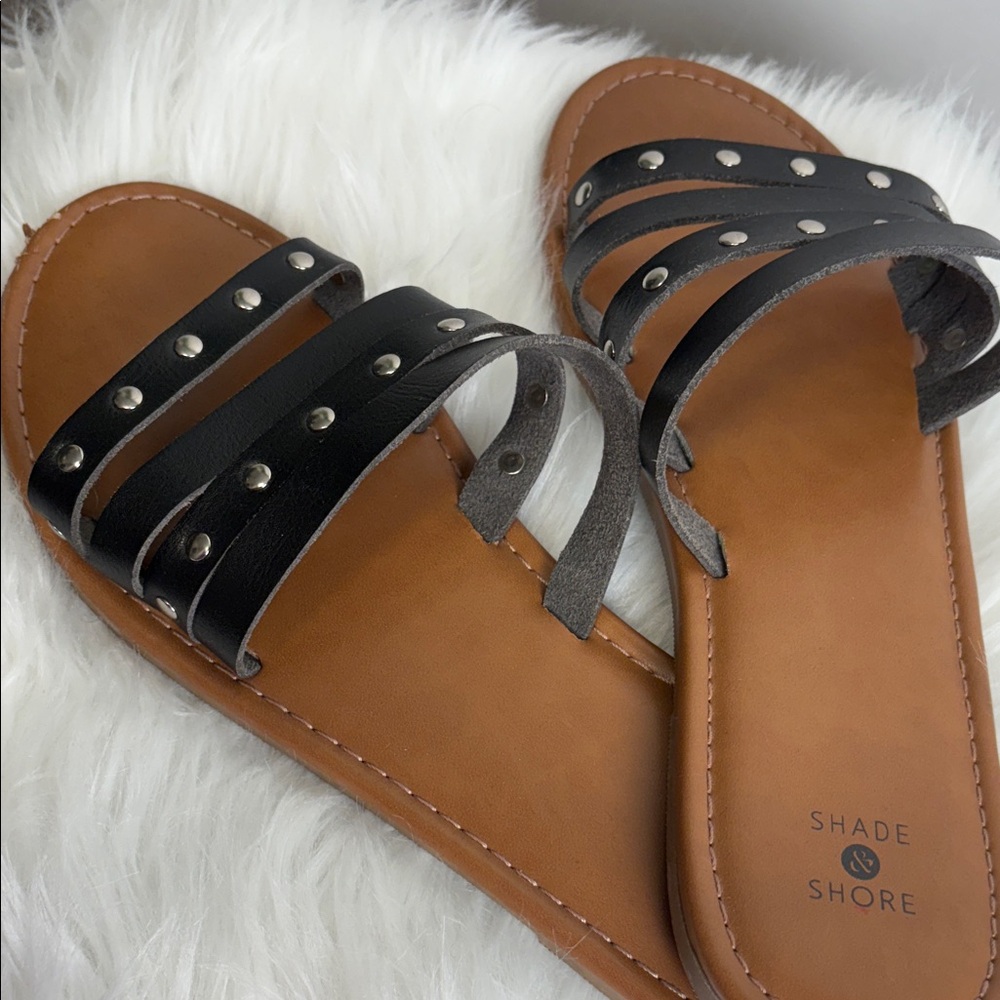 Shade & Shore Studded Black and Tan Sandals